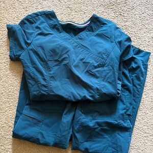 Scrubstar Woman’s Scrub and Cargo Jogger set